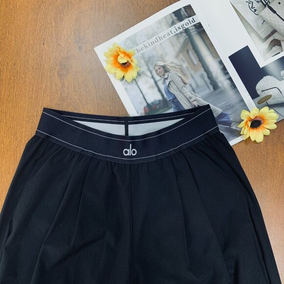 ALO Yoga Women's Black Trousers (Regular)👖🖤 - Picture 3 of 7